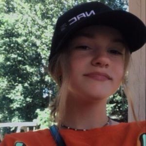 Meet your Posher, Olyvia